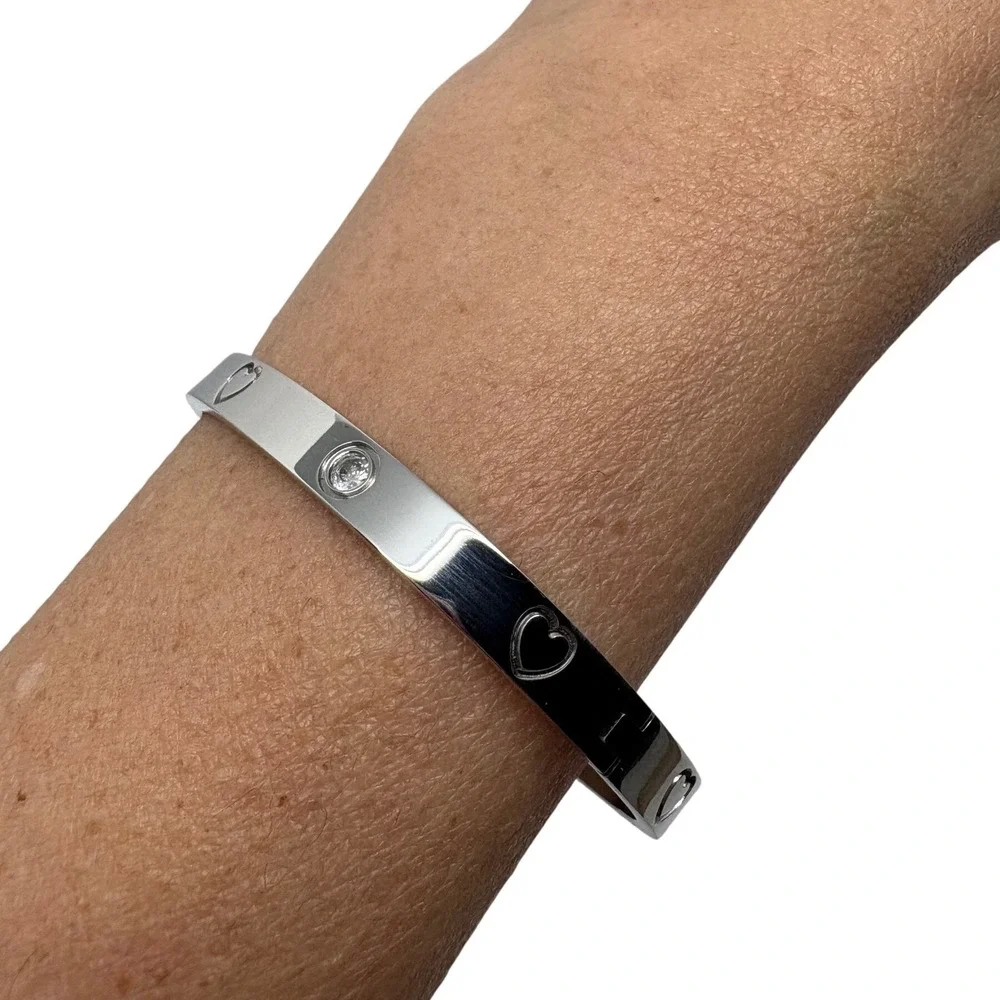 Silver Tone Heart and Crystal Hinged‎ Bangle Bracelet Polished Oval Cuff